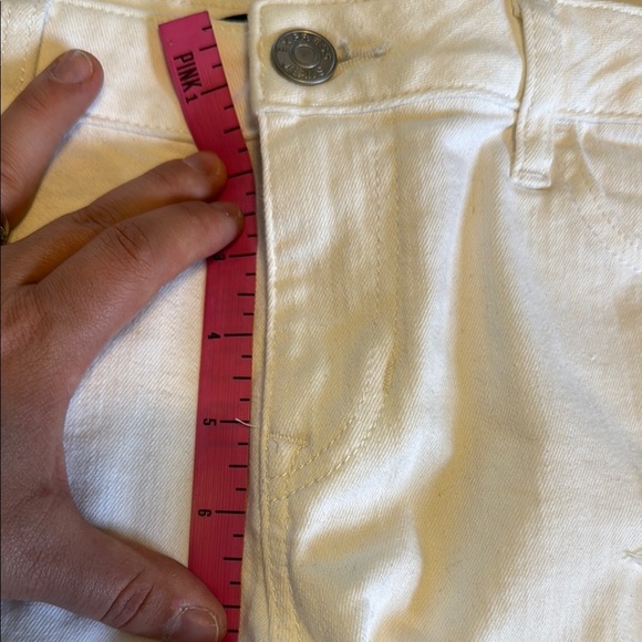 Express Jeans White Jean Shorts Size 12 Distressed - Picture 11 of 13